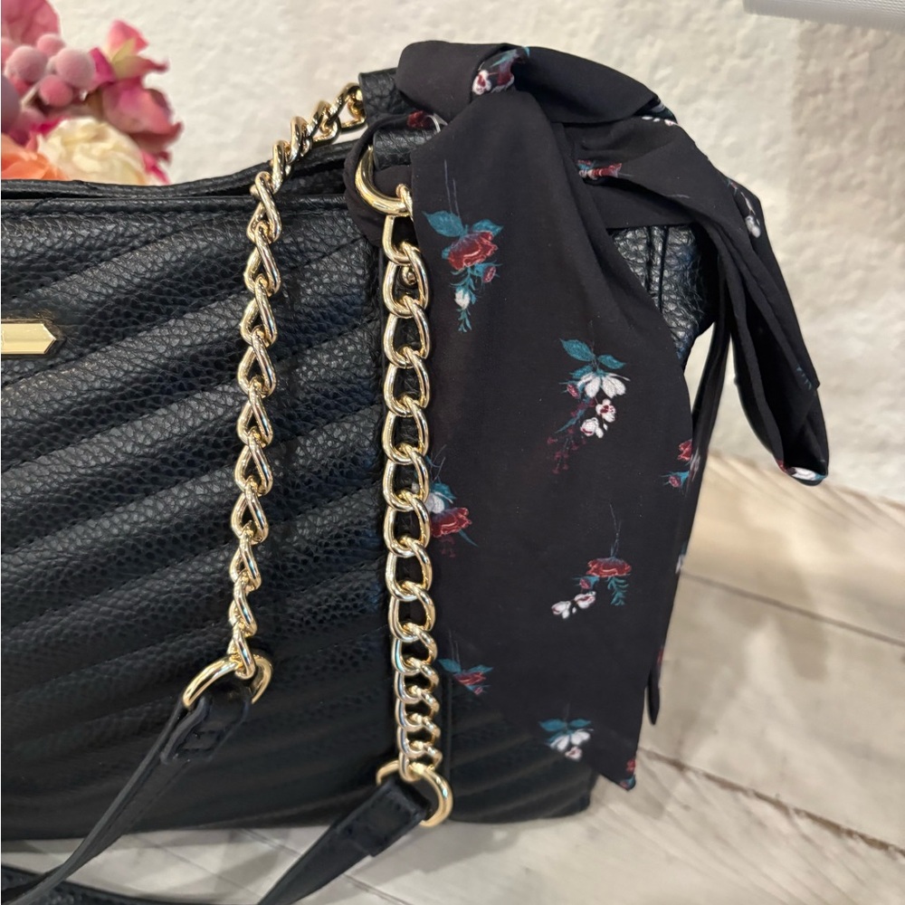 Steve Madden Black Quilted Shoulder Bag with Gold Chain Straps - Picture 2 of 10